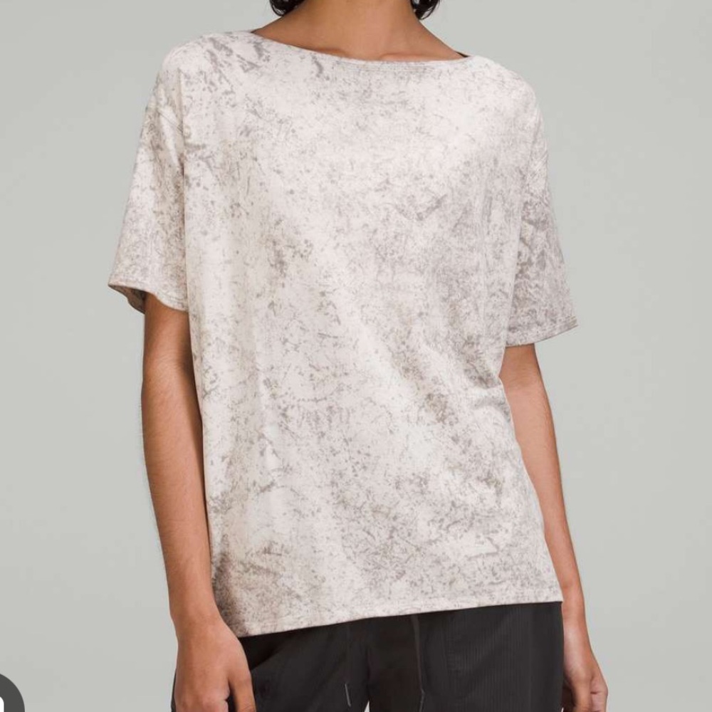 lululemon athletica Gray Short Sleeve Tee